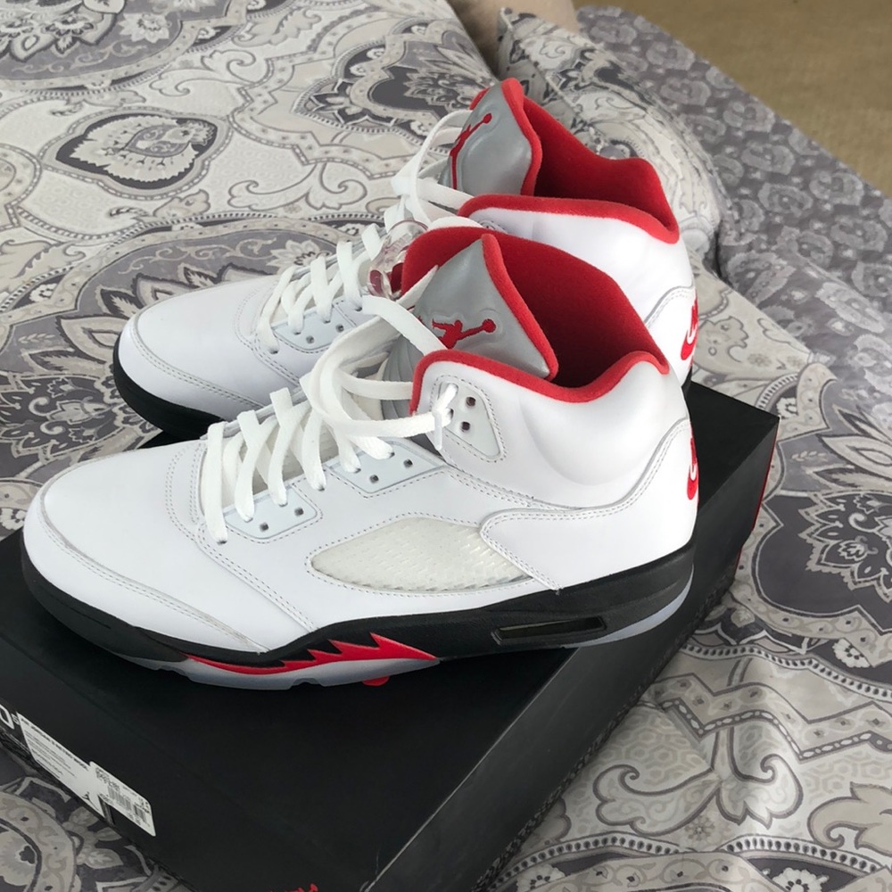 Fire red Jordan v’s